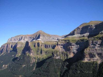 Sortida el 15 d'agost de 2005 a Ordesa (Senda de los Cazadores) i el Mont Perdut.
