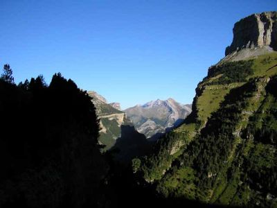 Sortida el 15 d'agost de 2005 a Ordesa (Senda de los Cazadores) i el Mont Perdut.

